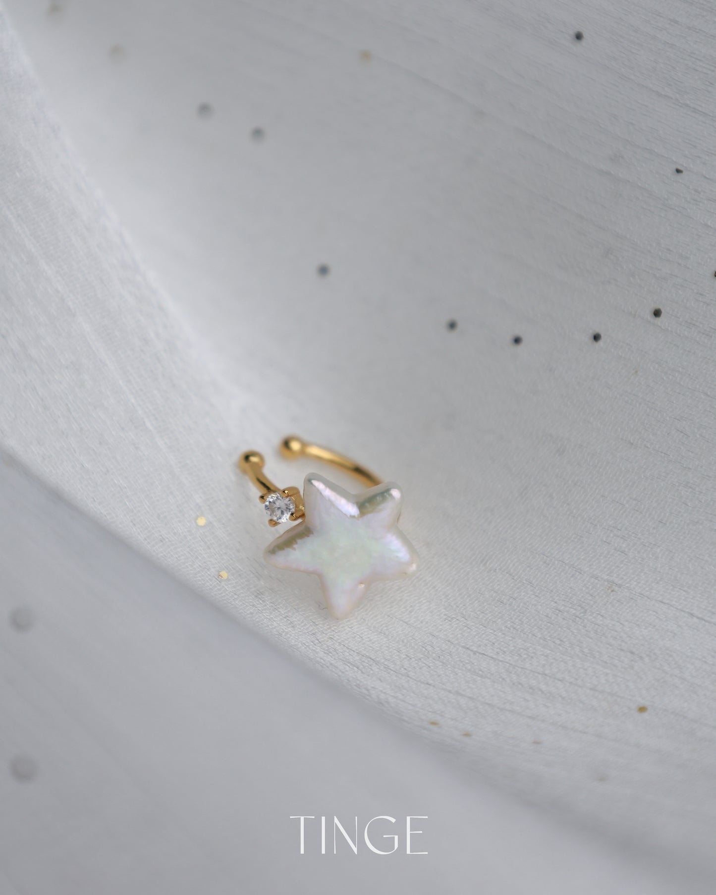 Twinkle Pearl Earcuff