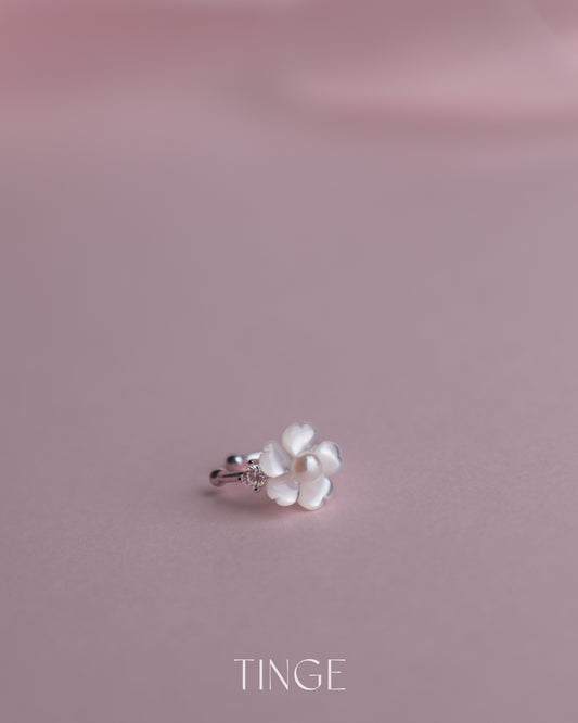 Sakura Earcuff